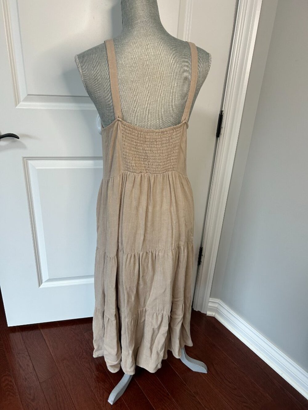 Z Supply Beige Linen Blend Tiered Midi Dress Size M NWOT - Picture 2 of 2